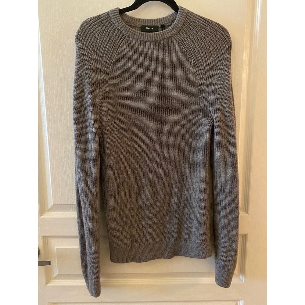 THEORY Men’s Merino Wool Remy Soft Luster Sweater in Grey - XS